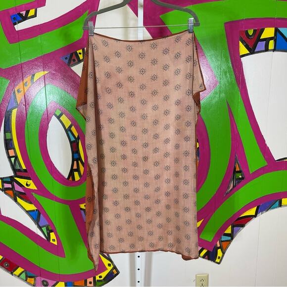 Western Themed Neck Tie, 35" by 35". In excellent condition! - Picture 4 of 4